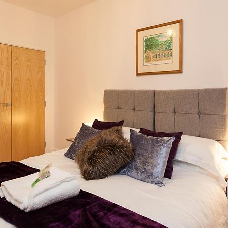 Self-Contained Town Centre One Bedroom Apartments By Helmswood Serviced Apartments Redhill  Exterior foto