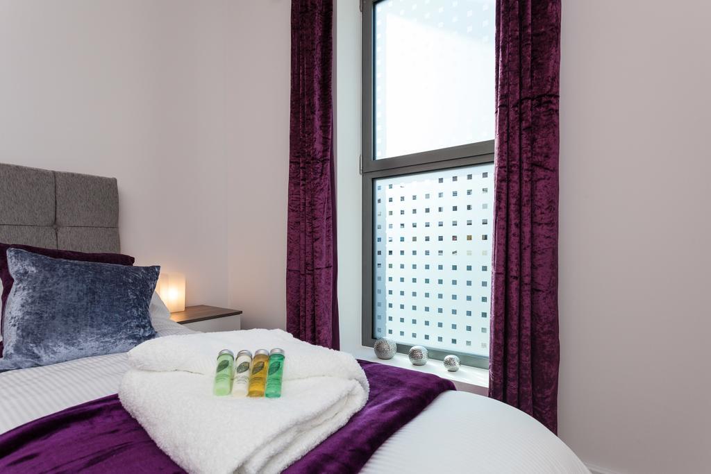 Self-Contained Town Centre One Bedroom Apartments By Helmswood Serviced Apartments Redhill  Exterior foto